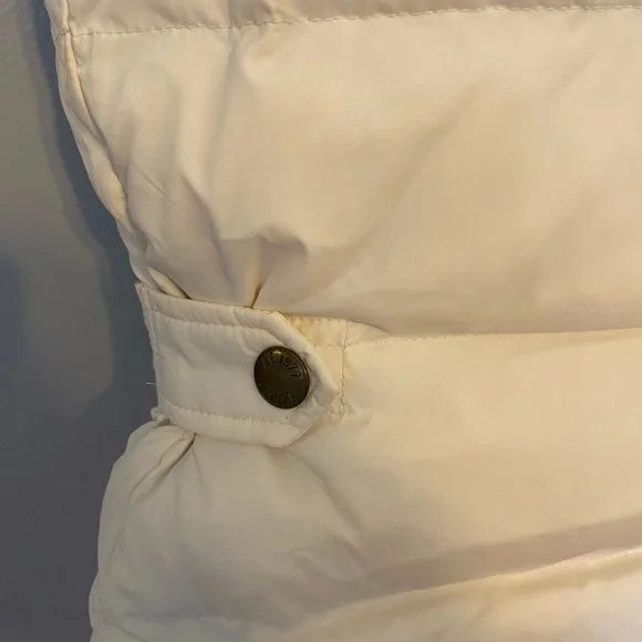 American Eagle Puffer Vest with Fur - Picture 5 of 8